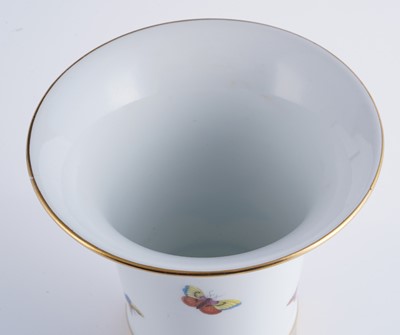 Lot 470 - An extensive Herend 'Rothschild Bird' pattern service