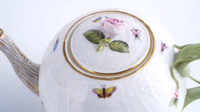 Lot 470 - An extensive Herend 'Rothschild Bird' pattern service
