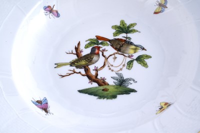 Lot 470 - An extensive Herend 'Rothschild Bird' pattern service
