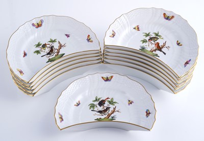 Lot 470 - An extensive Herend 'Rothschild Bird' pattern service