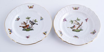 Lot 470 - An extensive Herend 'Rothschild Bird' pattern service