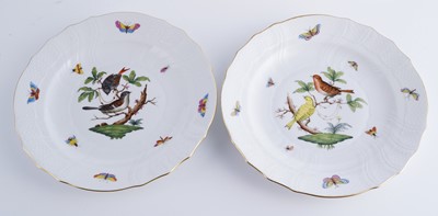 Lot 470 - An extensive Herend 'Rothschild Bird' pattern service