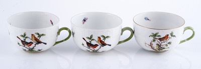 Lot 470 - An extensive Herend 'Rothschild Bird' pattern service