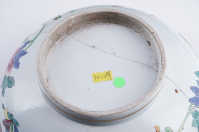 Lot 302 - A Chinese famille rose bowl