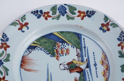 Lot 402 - A pair of Lambeth Delft plates