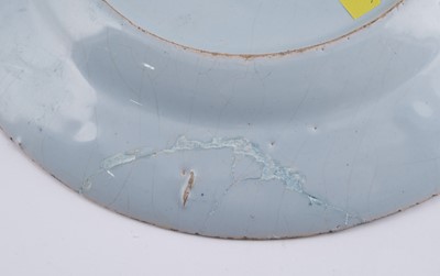 Lot 402 - A pair of Lambeth Delft plates