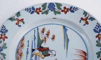 Lot 402 - A pair of Lambeth Delft plates