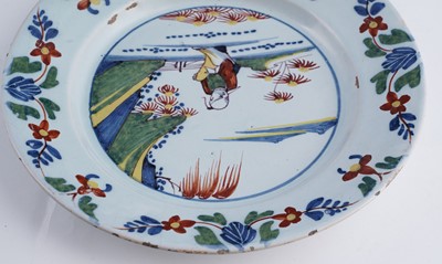 Lot 402 - A pair of Lambeth Delft plates