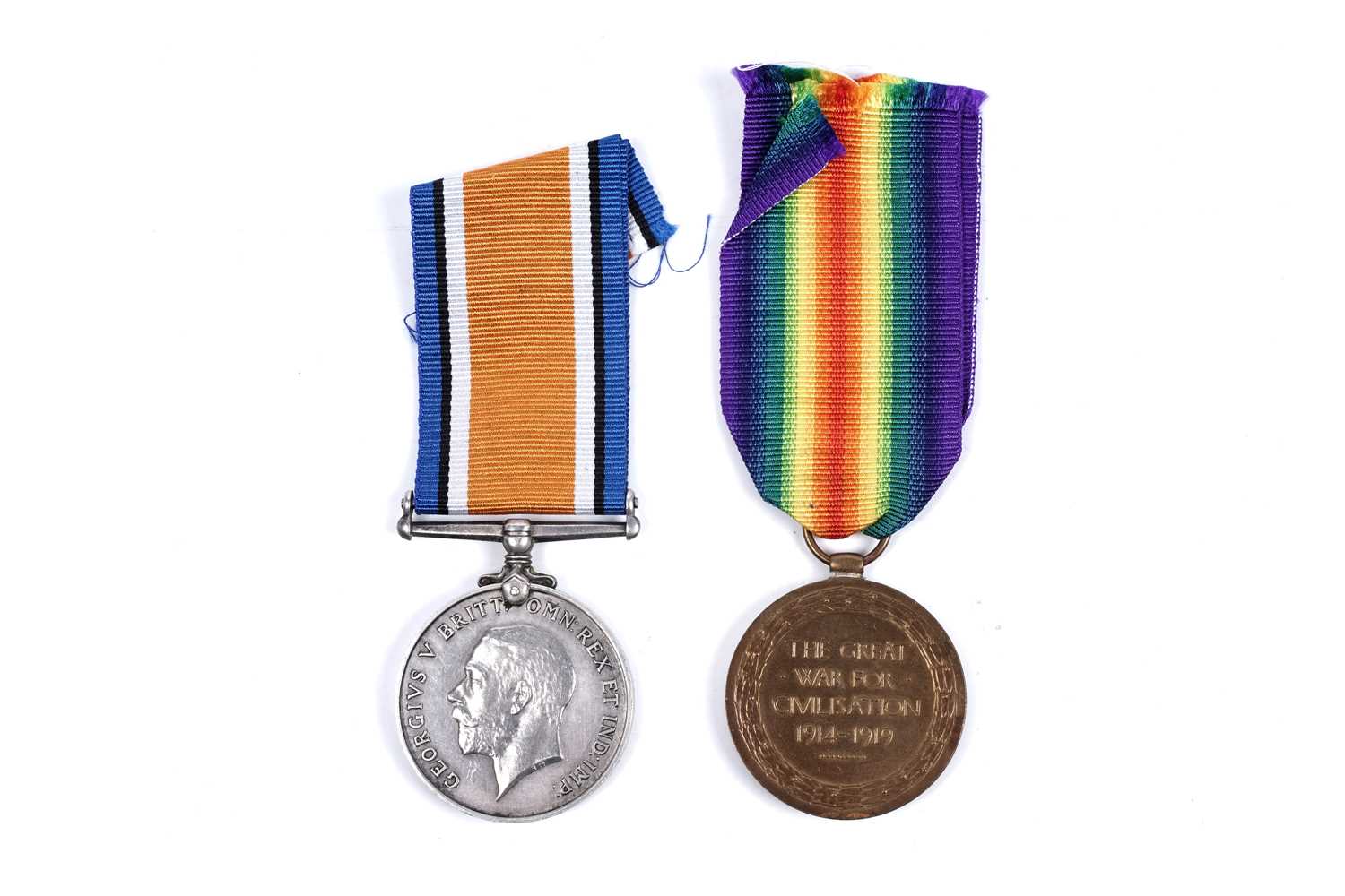 Lot 36 - A pair of First World War general service medals