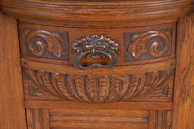Lot 26 - An Edwardian oak mirror back sideboard
