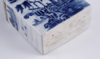 Lot 337 - A Chinese export tea caddy
