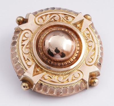 Lot 36 - A Victorian Etruscan revival brooch