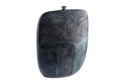 Lot 43 - A Peter Hayes bottle vase