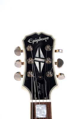 Lot 86 - An Epiphone Les Paul SG Custom