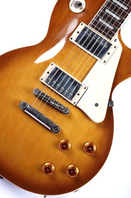 Lot 94 - An Epiphone Les Paul Standard