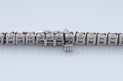 Lot 746 - A diamond tennis necklace