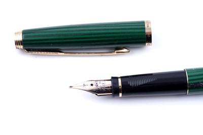 Lot 477 - A Parker fountain pen and ballpoint pen set