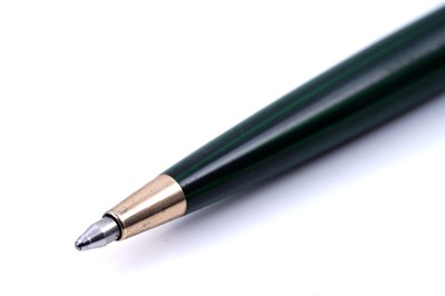 Lot 477 - A Parker fountain pen and ballpoint pen set
