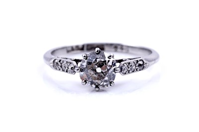 Lot 60 - An early 20th Century Art Deco single stone diamond ring