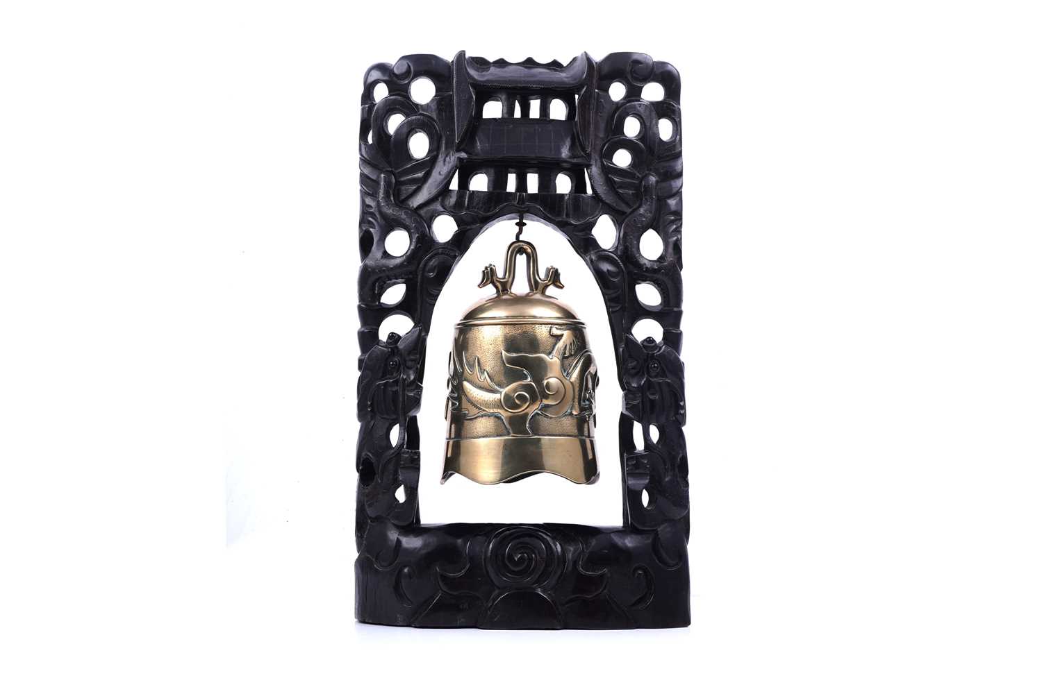 Lot 347 - A Chinese cast bronze dragon bell