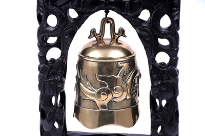 Lot 347 - A Chinese cast bronze dragon bell