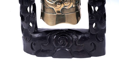 Lot 347 - A Chinese cast bronze dragon bell