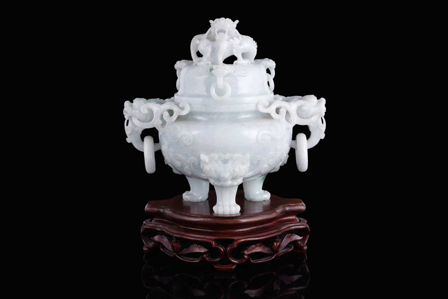 Lot 346 - A jade koro and cover