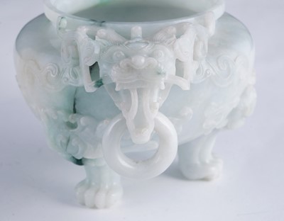 Lot 346 - A jade koro and cover