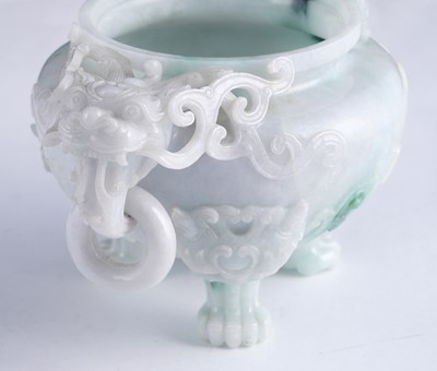 Lot 346 - A jade koro and cover