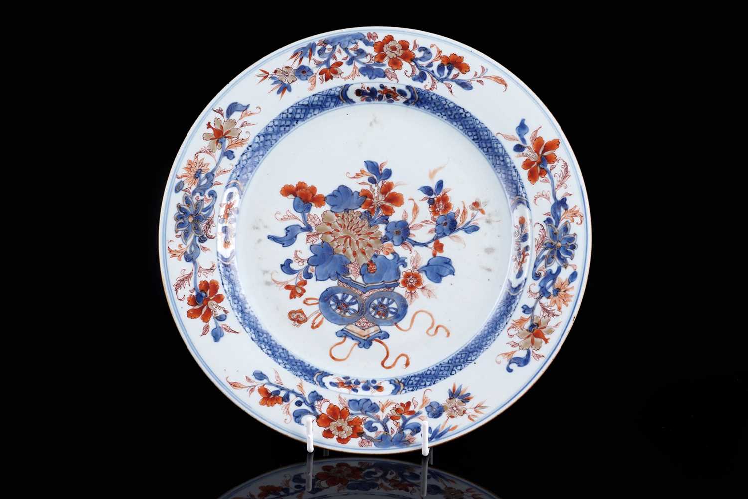 Lot 336 - A 18th Century Chinese 'Imari' dish