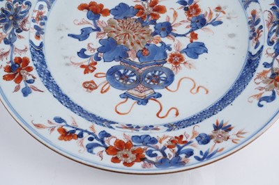 Lot 336 - A 18th Century Chinese 'Imari' dish