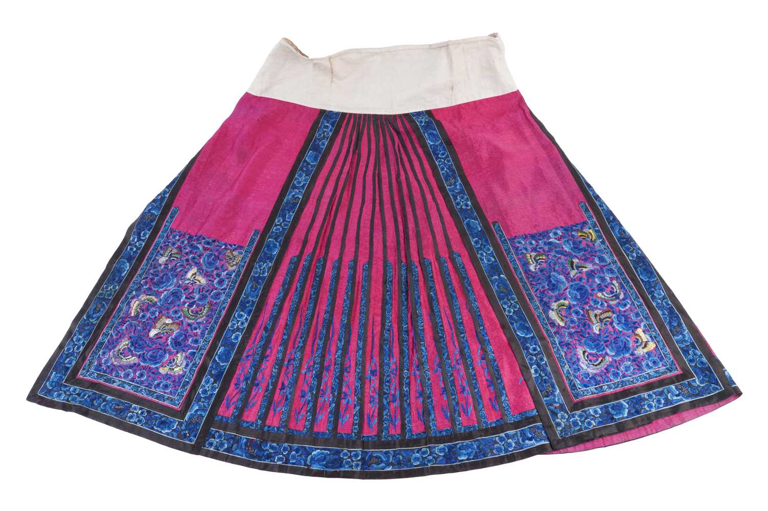 Lot 361 - A Chinese embroidered silk skirt