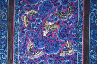Lot 361 - A Chinese embroidered silk skirt