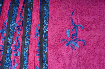 Lot 361 - A Chinese embroidered silk skirt