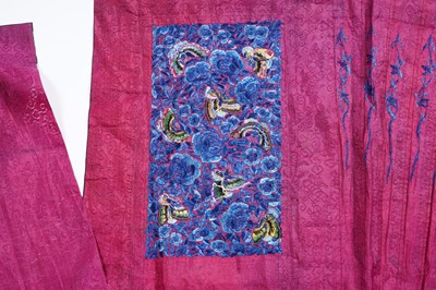 Lot 361 - A Chinese embroidered silk skirt