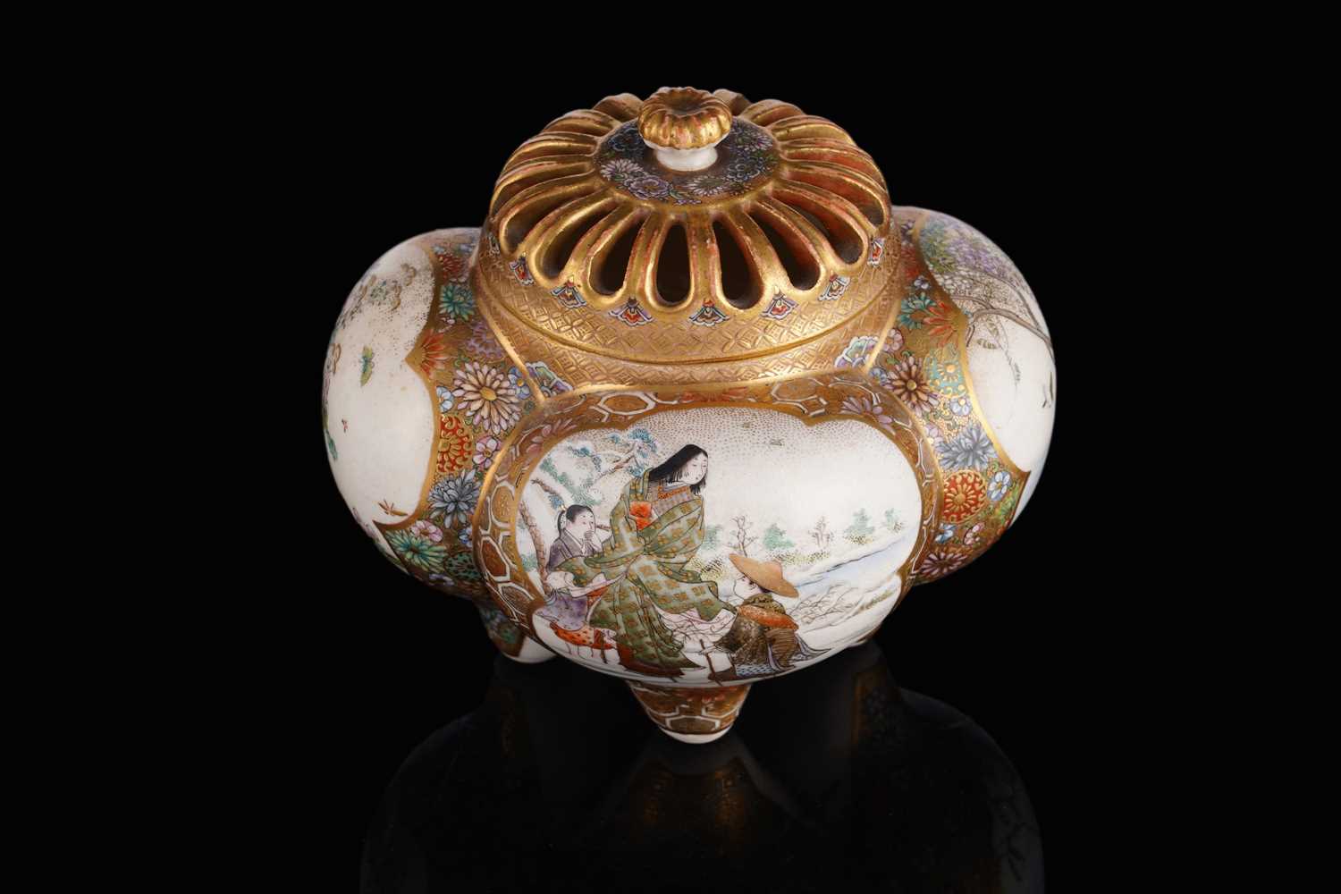 Lot 357 - A Japanese Satsuma koro and cover