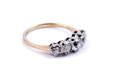 Lot 76 - A modern five stone diamond ring