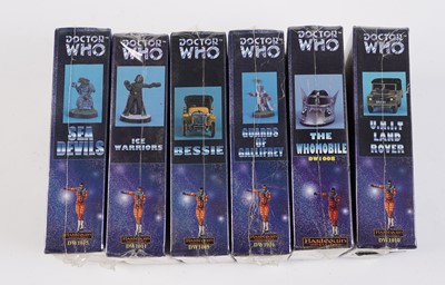 Lot 227 - A collection of Doctor Who Games Workshop and Harlequin paintable figures