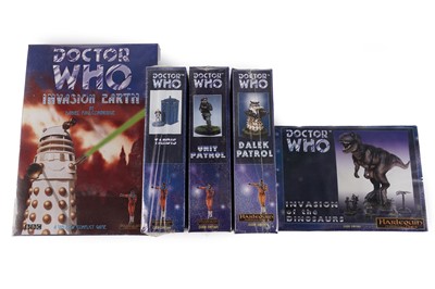 Lot 227 - A collection of Doctor Who Games Workshop and Harlequin paintable figures