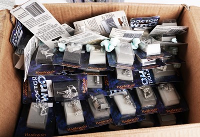 Lot 227 - A collection of Doctor Who Games Workshop and Harlequin paintable figures