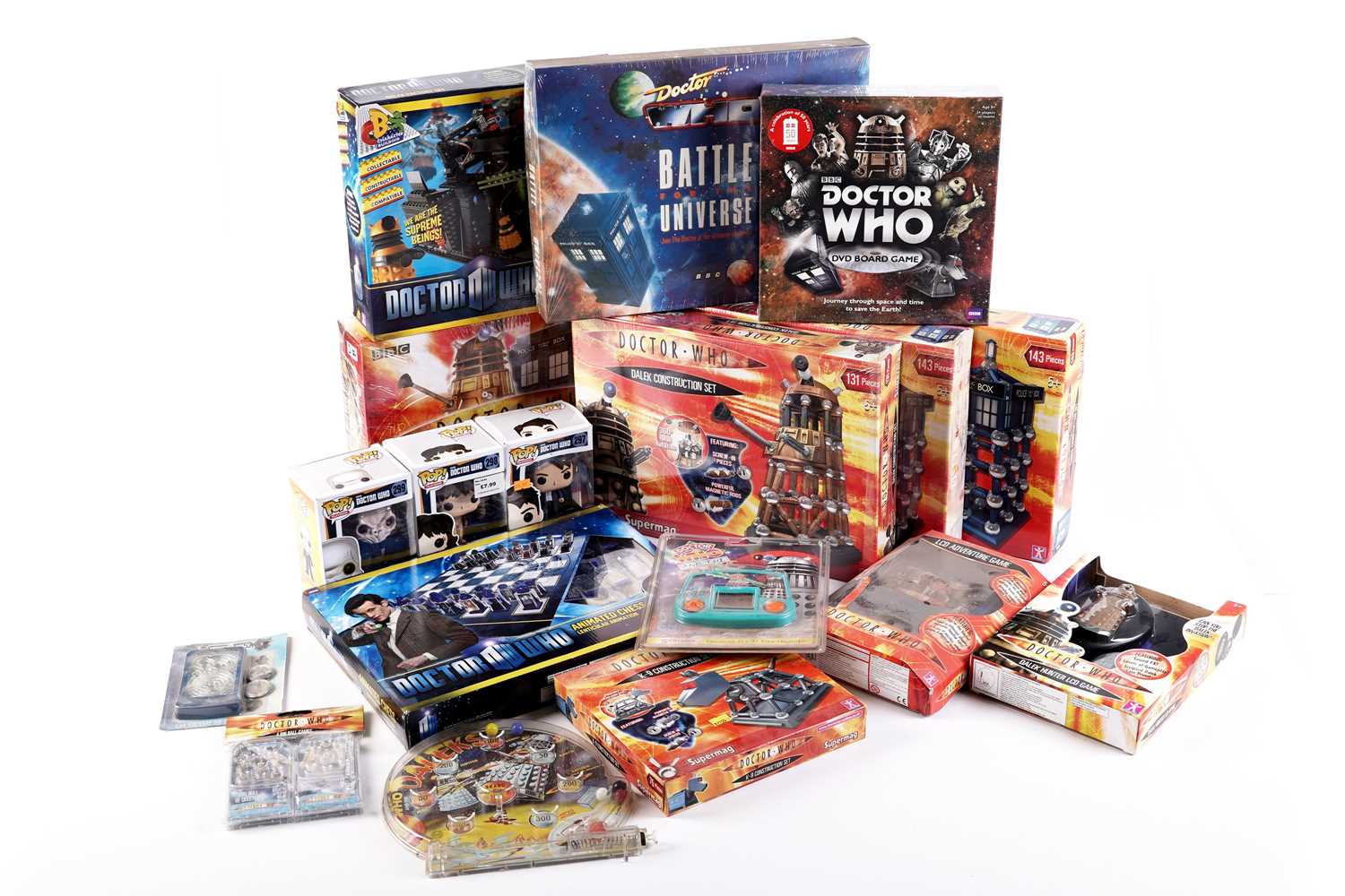 Lot 254 - A collection of Doctor Who games, toys and sets