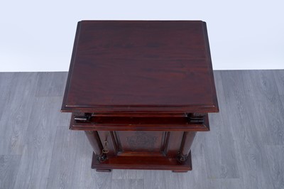 Lot 49 - A pair of reproduction mahogany bedside cabinets