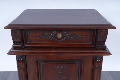 Lot 49 - A pair of reproduction mahogany bedside cabinets