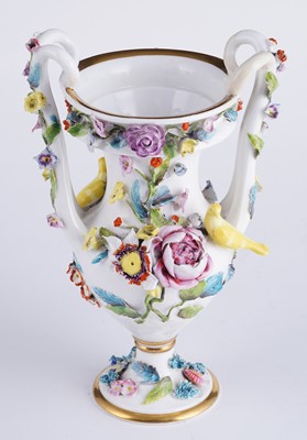Lot 433 - A group of encrusted porcelain including Derby