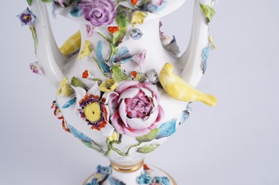 Lot 433 - A group of encrusted porcelain including Derby