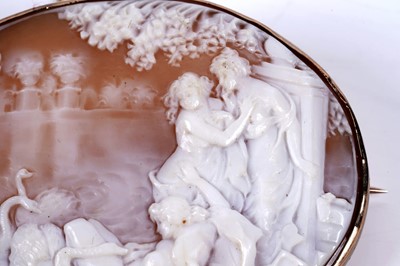 Lot 45 - A Victorian shell cameo brooch depicting a scene from the mythological story of Leda and the Swan