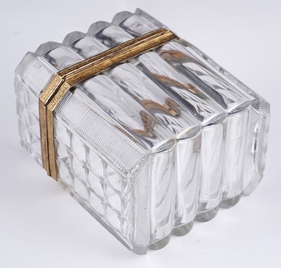 Lot 474 - A French glass box and cover