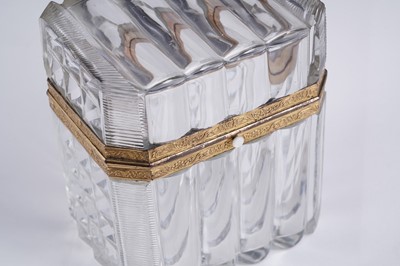Lot 474 - A French glass box and cover