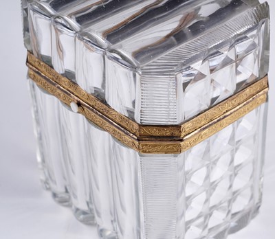 Lot 474 - A French glass box and cover