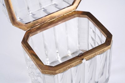 Lot 474 - A French glass box and cover